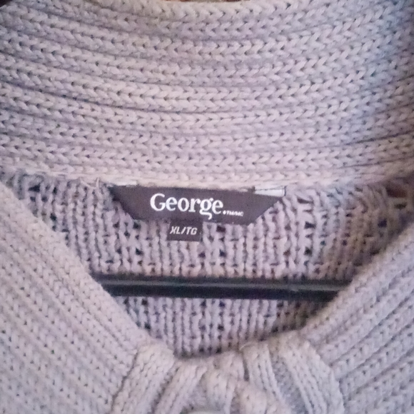 Cardigan - Picture 2 of 5